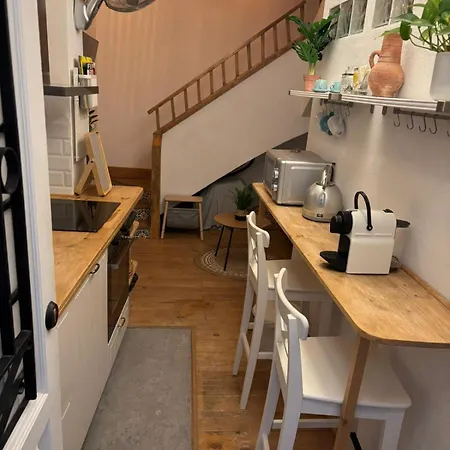 Private Terrace-romantic-sea, Castle Views-central Holiday home *