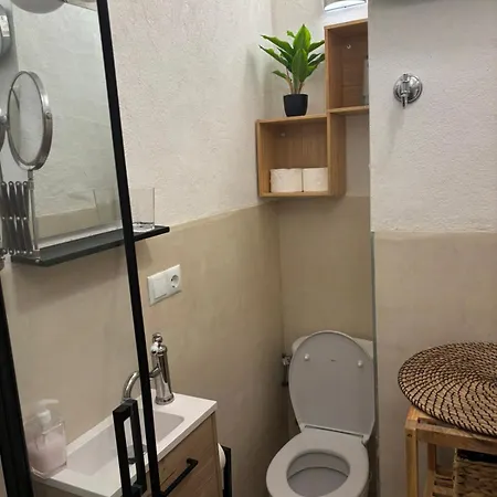 Holiday home Private Terrace-romantic-sea, Castle Views-central *