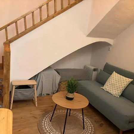Holiday home Private Terrace-romantic-sea, Castle Views-central *
