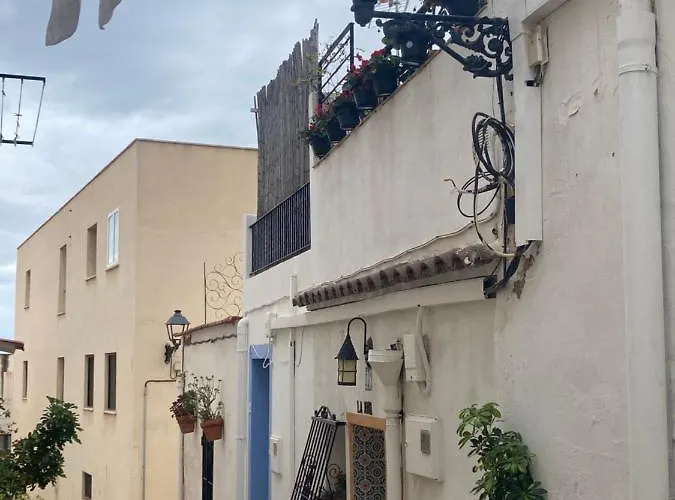 Semesterbostad Private Terrace-romantic-sea, Castle Views-central *